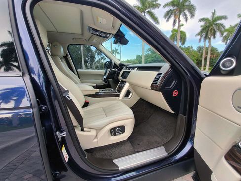 Used 2017 Land Rover Range Rover Supercharged AWD/4WD image 41