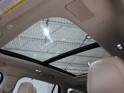Used 2022 Lincoln Aviator Reserve w/ Equipment Group 201A RWD image 33