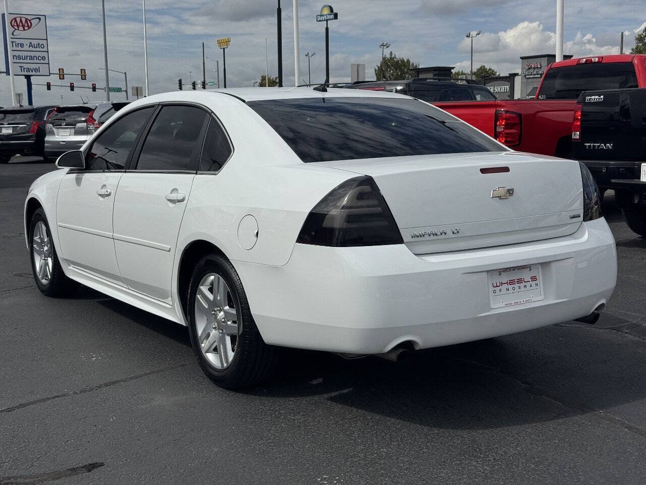 Used 2014 Chevrolet Impala LT w/ LT Sunroof Package FWD image 7