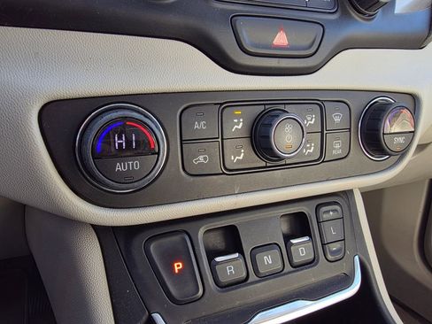 Used 2020 GMC Terrain Denali w/ Denali Premium Package image 18