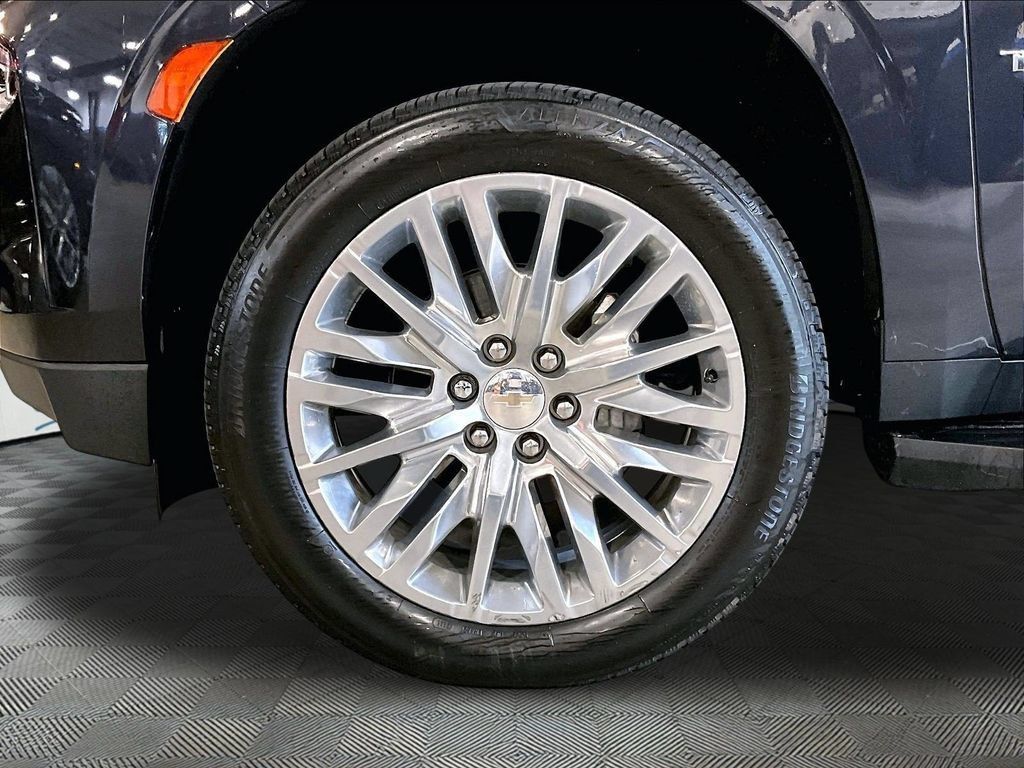 Used 2023 Chevrolet Tahoe LT w/ Luxury Package AWD/4WD image 7