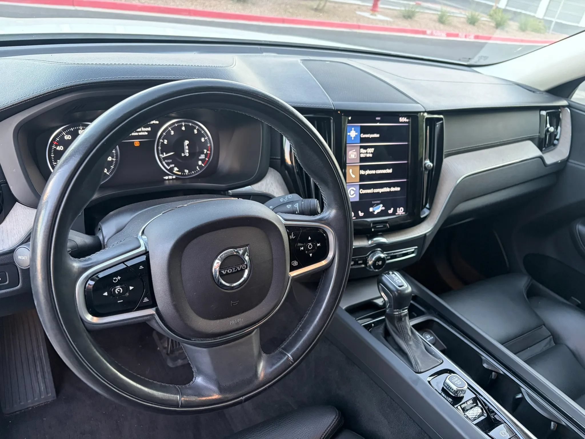 Used 2018 Volvo XC60 T5 Inscription w/ Convenience Package AWD/4WD image 11