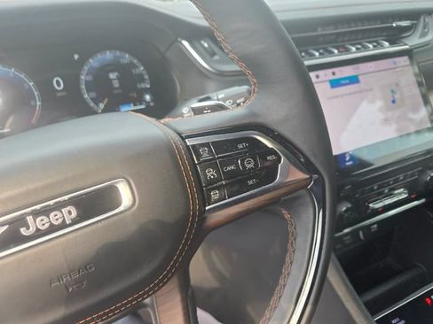 Used 2025 Jeep Grand Cherokee Summit AWD/4WD image 16