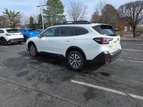 Used 2021 Subaru Outback Premium image 5