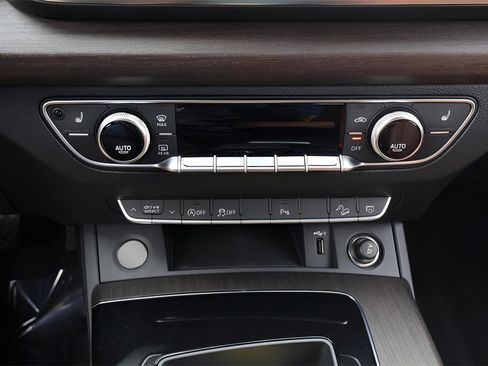 Used 2022 Audi Q5 2.0T Premium image 25