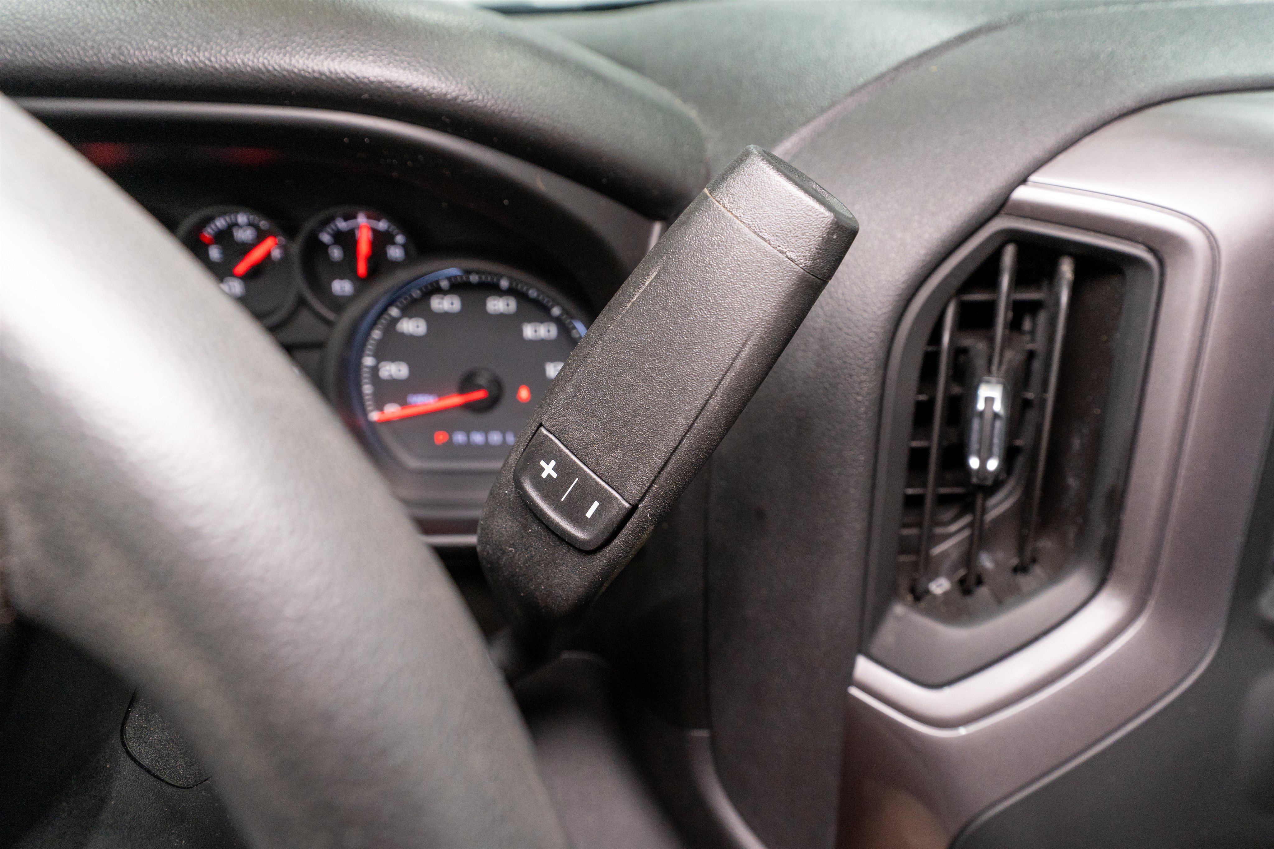 Used 2020 GMC Sierra 1500 4x4 Crew Cab w/ Sierra Value Package image 25