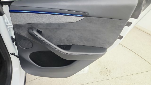 Used 2026 Tesla Model Y 2WD image 38