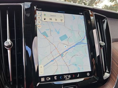 Used 2024 Volvo XC60 B5 Plus image 25