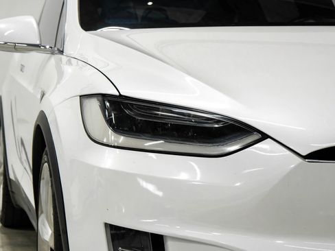Used 2016 Tesla Model X P90D image 44