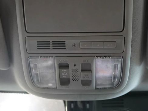 Used 2017 Honda Pilot Touring image 27