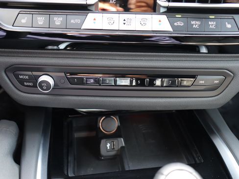 Used 2025 BMW Z4 M40i w/ Premium Package image 12