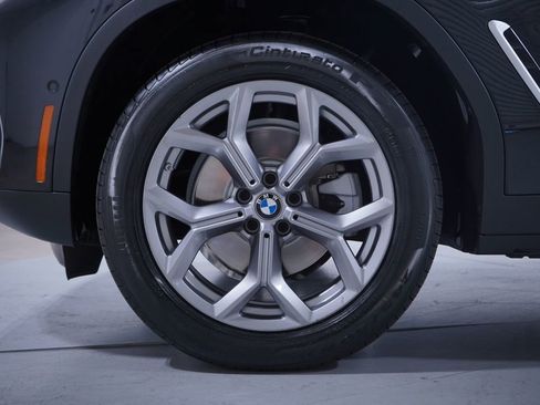 Used 2024 BMW X4 xDrive30i w/ Premium Package image 2