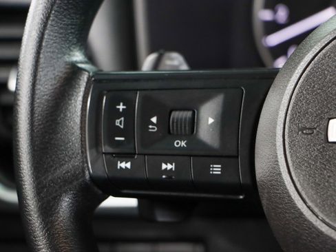 Used 2024 Nissan Rogue SV image 13