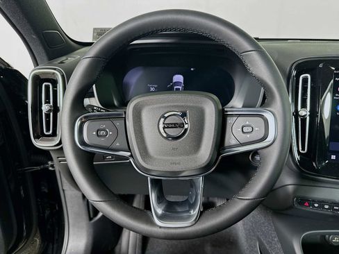 New 2026 Volvo XC40 B5 Ultra w/ Protection Package Premier AWD/4WD image 11