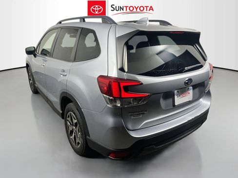 Used 2021 Subaru Forester Premium image 6