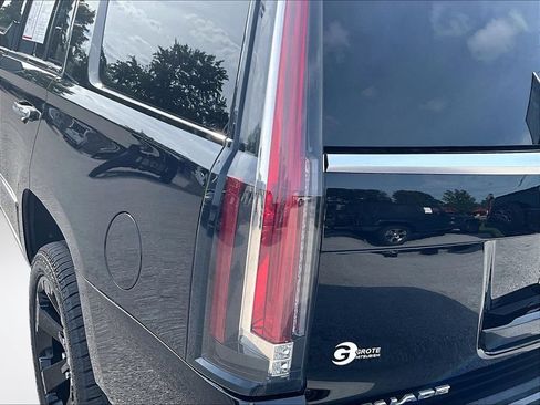 Used 2019 Cadillac Escalade Premium Luxury AWD/4WD image 31