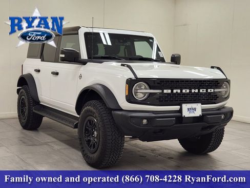Certified 2025 Ford Bronco Outer Banks w/ Sasquatch Package image 2