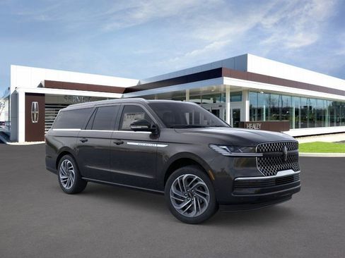 New 2026 Lincoln Navigator L Reserve AWD/4WD image 7
