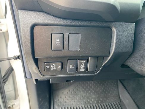 Used 2022 Toyota Tacoma TRD Sport w/ Technology Package AWD/4WD image 18