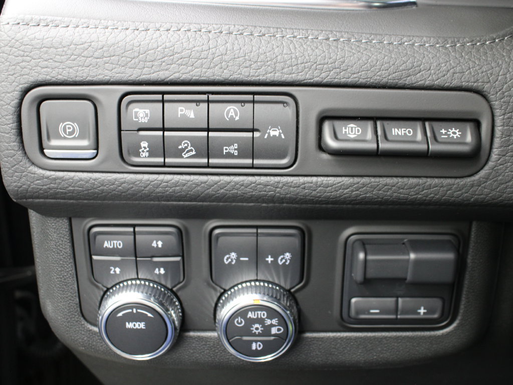 Used 2023 GMC Yukon XL Denali w/ Advanced Technology Package AWD/4WD image 65