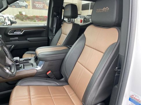 Used 2025 Chevrolet Silverado 1500 High Country image 19