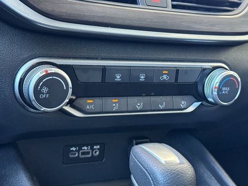 Used 2025 Nissan Altima 2.5 SV FWD image 19