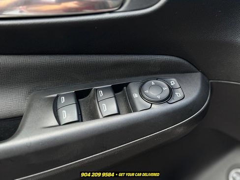 Used 2025 Buick Envista Preferred FWD image 13