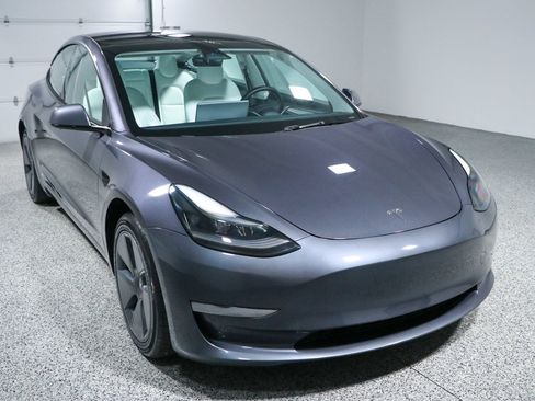 Used 2023 Tesla Model 3 Standard Range RWD image 5