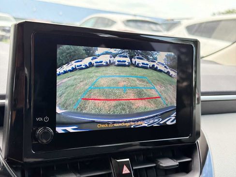 Used 2023 Toyota Corolla LE w/ LE Convenience Package FWD image 23