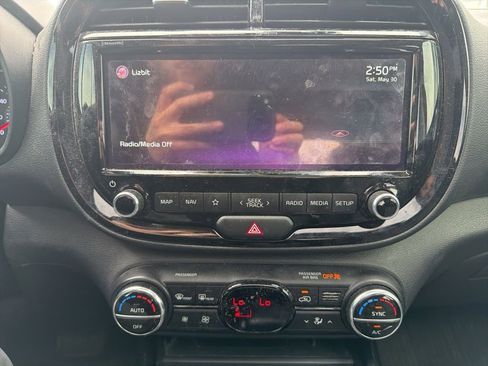 Certified 2022 Kia Soul GT-Line FWD image 7