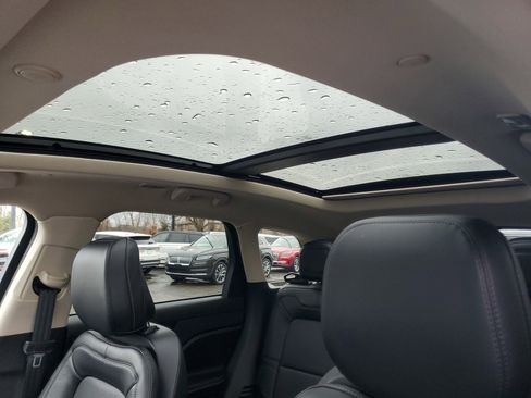 Used 2023 Lincoln Corsair Reserve w/ Equipment Group 202A image 11