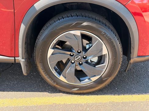 Certified 2024 Nissan Rogue SV w/ SV Premium Package FWD image 10