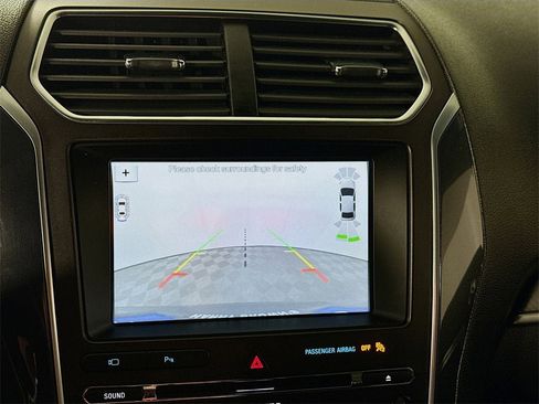 Used 2017 Ford Explorer Sport w/ Equipment Group 401A image 8