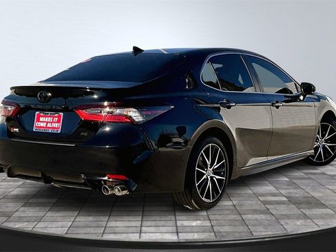 Used 2024 Toyota Camry SE image 14