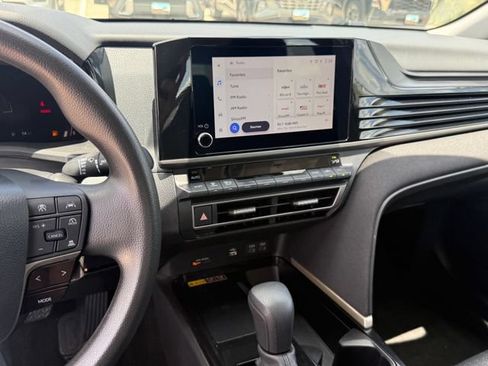 Used 2025 Toyota Camry LE FWD image 17