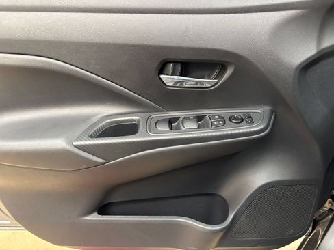 Used 2025 Nissan Versa SV FWD image 18