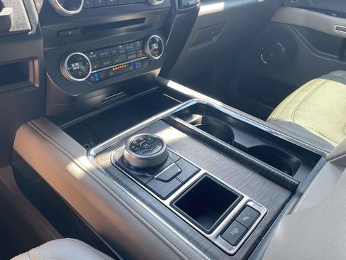 Used 2018 Ford Expedition Limited w/ Equipment Group 302A RWD image 30
