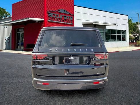 Used 2022 Jeep Wagoneer Series II RWD image 4
