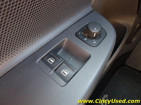 Used 2008 Volkswagen R32 AWD/4WD image 23