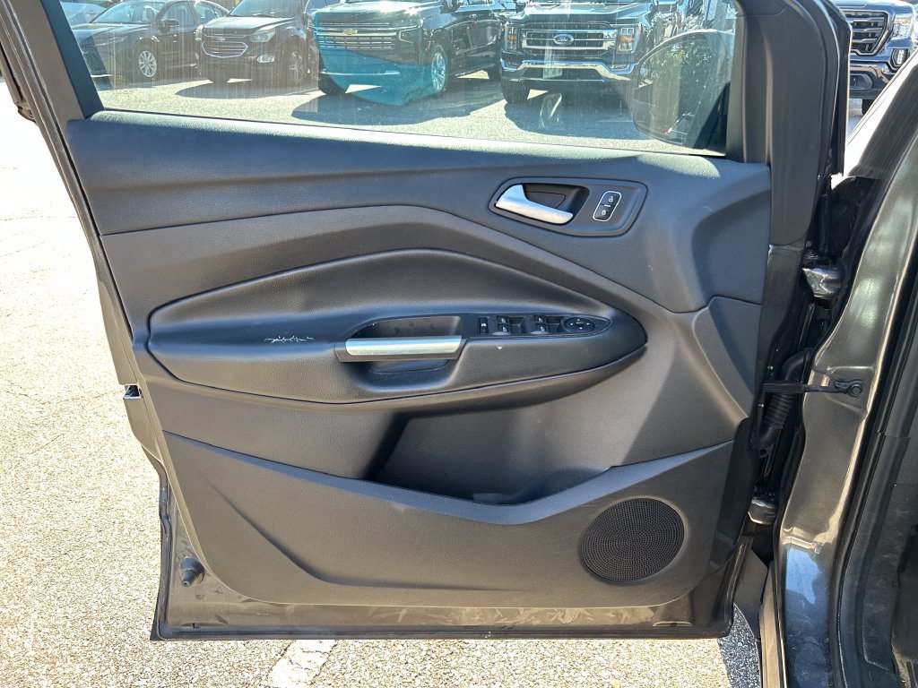 Used 2018 Ford Escape SE w/ SE Sync 3 Package FWD image 7
