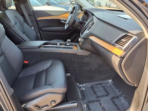 Certified 2024 Volvo XC90 B6 Core image 11
