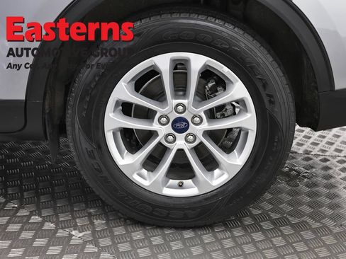 Used 2022 Ford Escape SE FWD image 34