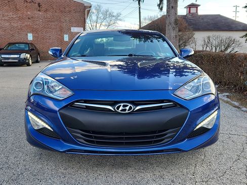 Used 2016 Hyundai Genesis Coupe 3.8 image 2
