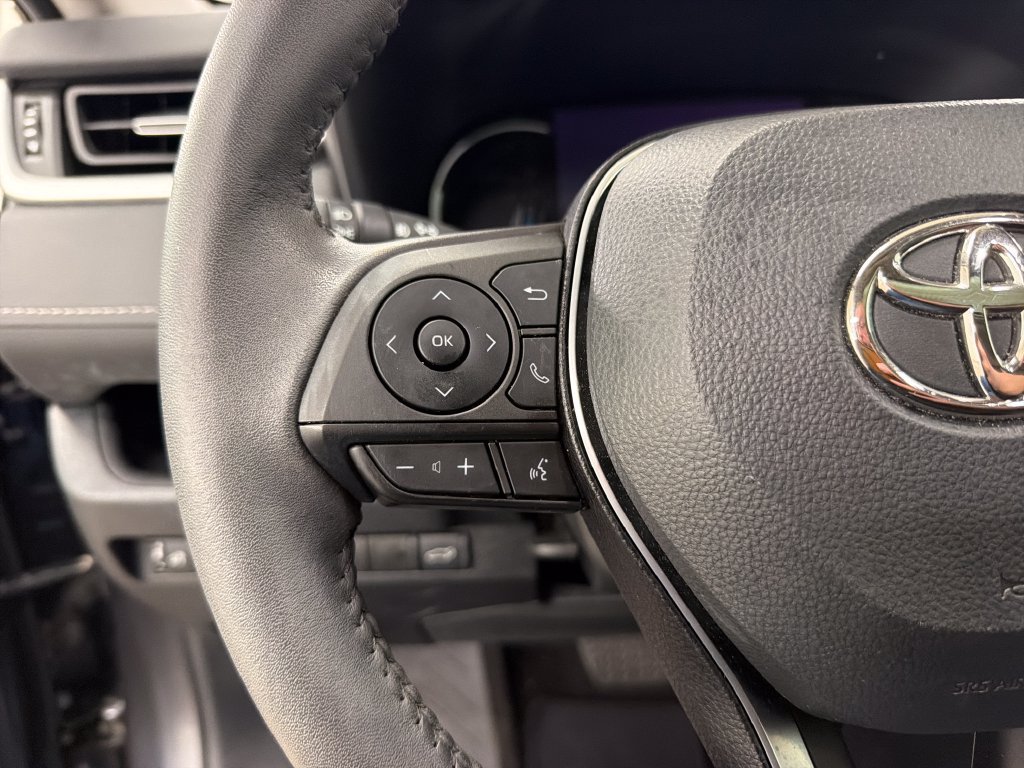 Used 2023 Toyota RAV4 XLE Premium AWD/4WD image 21