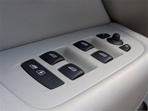 Used 2023 Volvo XC60 B5 Plus w/ Climate Package image 29