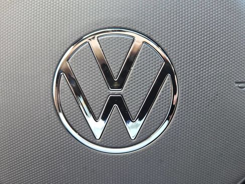 Certified 2022 Volkswagen Atlas Cross Sport SE FWD image 28