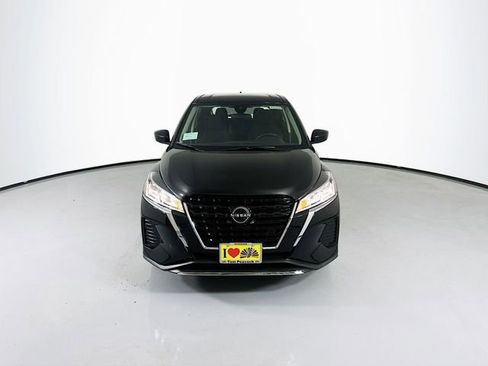 Used 2025 Nissan Kicks Play S FWD image 2