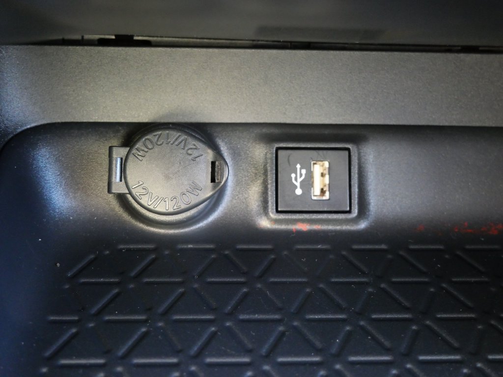 Certified 2025 Toyota RAV4 LE AWD/4WD image 22