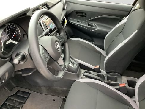Used 2025 Nissan Versa S w/ Trunk Package image 24