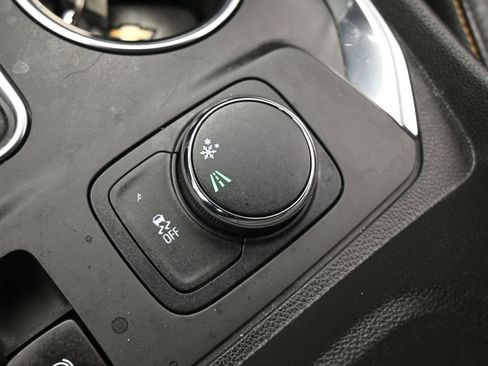 Used 2020 Chevrolet Traverse LT w/ LT Premium Package image 37